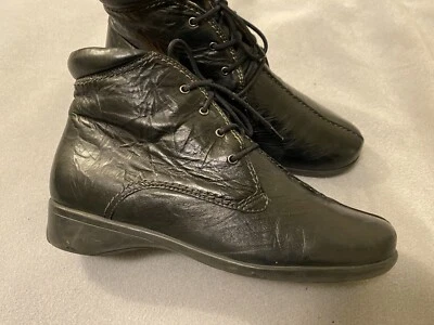 Botas al tobillo de cuero SANITA en negro EE. UU. Talla 7,5 Hecho en Portugal Foto 1 de 4