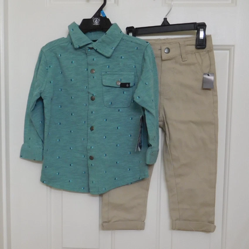 Novo com etiquetas 2 peças conjunto de camisa e calça bronzeada Volcom azul marinho tamanho 24 meses - Imagem 1 de 1