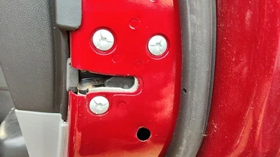 2006-2010 Dodge Charger Passenger Right Rear Door Latch With Rods/cables Back - Image 1 of 3