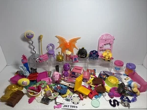 Vintage / Modern - Doll Accessories / Parts Girls Toys Lot - 479 - Picture 1 of 12