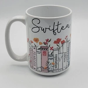 Swiftea (Taylor Swift Tasse) Bücher Alben Blumen - Bild 1 von 6