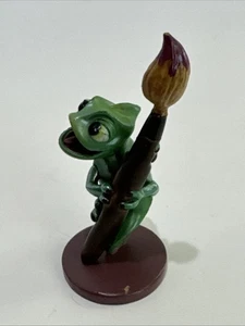 Disney Tangled Pascal PVC Figur auf Pinsel Cake Topper Chamäleon 2 1/2" - Bild 1 von 6