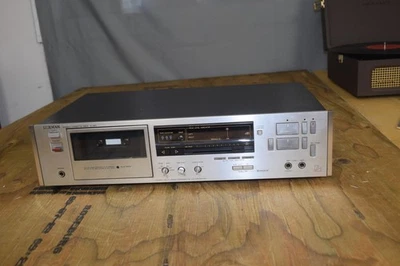 Reproductor de audio analógico vintage Luxman estéreo Cassette Deck K-240 Japón cara plateada Foto 1 de 4
