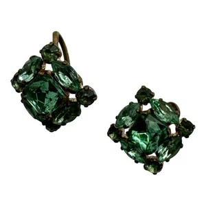 Vintage Green Rhinestone Screw Back Earrings – Square Cluster Design, Art Deco - Bild 1 von 6