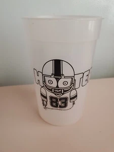 TAZA DE PLÁSTICO DE CERVEZA DE FÚTBOL QUE CAMBIA DE COLOR HOOTERS - Imagen 1 de 2
