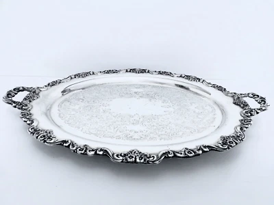 TOWLE GRAN DUQUESA PERSEGUIDA BANDEJA DE SERVICIO DE CAMARERO BUFFET CON PATAS DE GRAN TAMAÑO 30 1/2" Foto 1 de 4