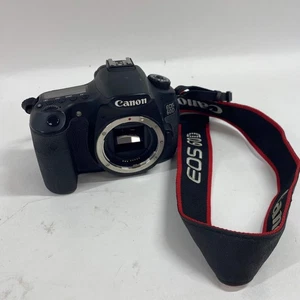 Canon EOS 60D 18.0MP Digital SLR DSLR Camera - Picture 1 of 15