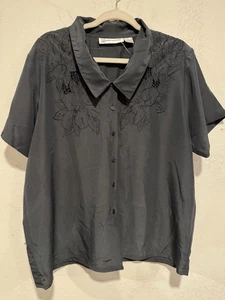 Quintessentials L vintage Black polyester Short sleeve blouse Floral Cut Out - Picture 1 of 5