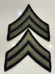 Original WWII Era U.S. ARMY CORPORAL RAYON ON WOOL FELT CHEVRONS SHIRT PATCH - Picture 1 of 3