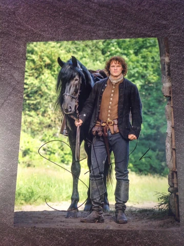 Sam Heughan - Jamie Fraser - Authentic Signed 10 x 8 Photo Chaucer COA Cover