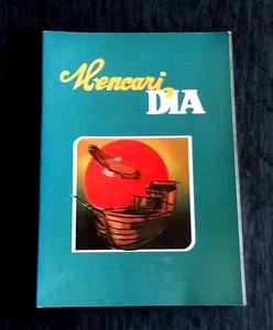 MENCARI DIA TEAM PENULIS SLTP PELITA HARAPAN PAPERBACK BOOK GREAT CONDITION  - Imagen 1 de 3