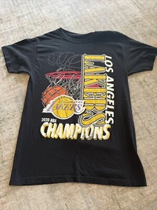 LOS ANGELES LAKERS 2020 NBA FINALS CHAMPIONS MEN’S SMALL T SHIRT NWOT - Picture 1 of 3