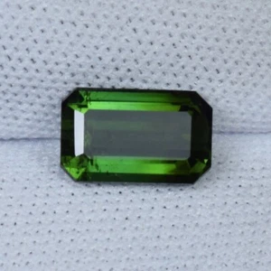 1.50 ct BEST GRADE MOZAMBIQUE NATURAL GREEN TOURMALINE - Octagon Gemstone !! - Picture 1 of 3