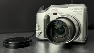 Olympus CAMEDIA Digital Camera C-700 Ultra Zoom 2.1MP - Silver - Picture 1 of 8