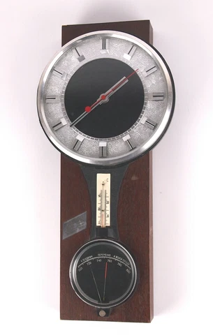 Soviet Vintage RoundI Quartz Wall Clock with USSR Barometer Majak USSR Watch Cover