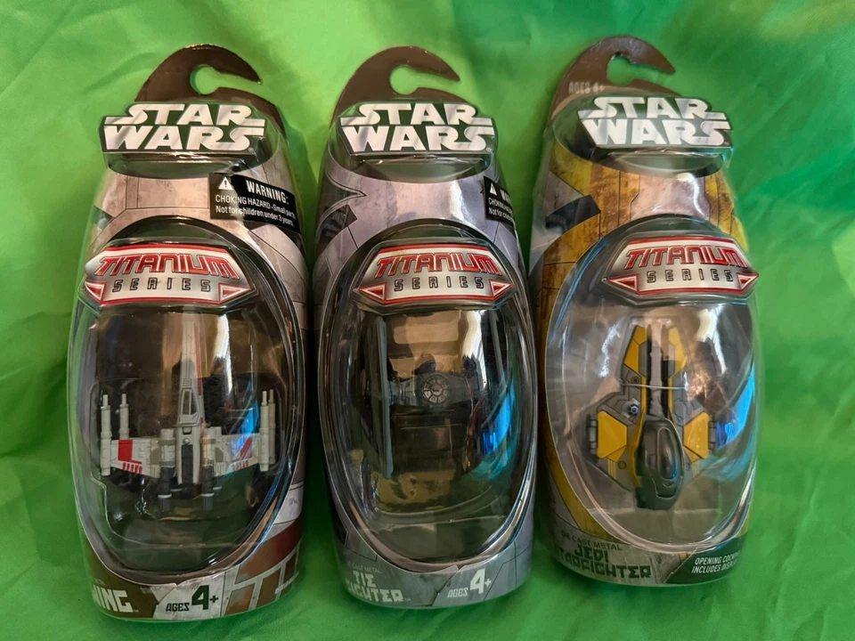 Hasbro Star Wars Titanium Series Set de 3 Xwing Jedi Star Fighter Tie Fighter Foto 1 de 1