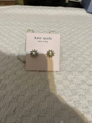 PAR DE ARETES REVERSIBLES CON DIAMANTES DE IMITACIÓN/PERLA IMITACIÓN TONO DORADO 'KATE SPADE' Foto 1 de 4