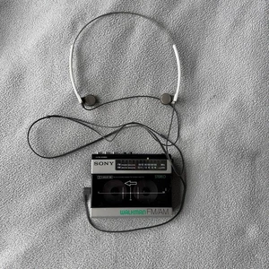 Vintage Sony Walkman WM-F15 FM/AM stereo radio lettore cassette cuffie - Foto 1 di 9