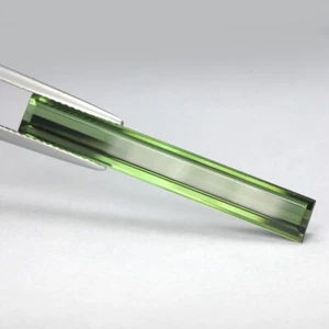 6.64 Ct. Baguette Cut Loupe Clean Natural Green Tourmaline WITH GLC CERTIFY - Picture 1 of 1