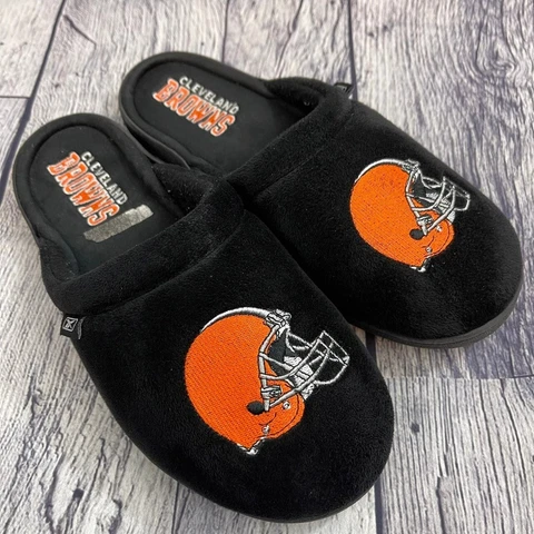 Vintage Reebok Cleveland Browns NFL Men's Size 7 Small Slippers Slides Shoes Cover