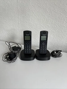 Panasonic KX-TGC310E Podwójny zestaw telefoniczny Podstawa telefonu i słuchawka Czarny Testowany - Zdjęcie 1 z 6