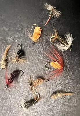 Luhr Jensen 65-S Lure Carrier 4 5/8" Diameter w/ Clip Plastic| 2 Pieces 16 Flies - Image 1 of 4