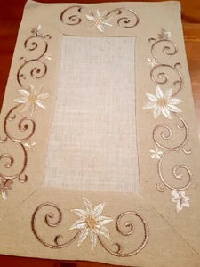 (Juego de 4) Manteles individuales de 30 cm*45 cm (flor blanca/remolino de bronce) comedor lino floral/aspecto - Imagen 1 de 2
