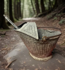 ANTIK VINTAGE METALL KOHLE ASCHE EIMER DOSE und Schaufel Bauernhaus alt - Bild 1 von 23