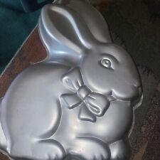 Wilton Cake Bake Oven Pan Easter Cottontail BUNNY Rabbit Bow Birthday Party Mold