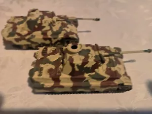 WWII 2x Panzer V Panther Kunststoff gebaut, Gut 1:72 - Bild 1 von 3
