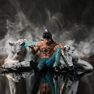 One Piece Figur Trafalgar Law / Sitzend, PVC Modell mit Box, Deko, Geschenkidee - Bild 1 von 4