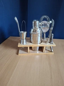 Cocktail-Set mit Shaker und Barkeeper-Zubehör - Bild 1 von 1