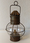 alte Petroleumlampe Sherwood Bahm aus Messing mit Globusglas und Docht