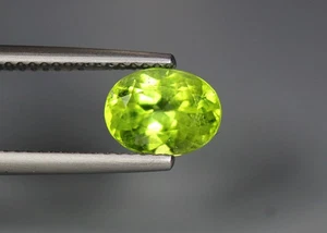 1.75 CTS_TOP GRADE !!! STUNNING LUSTER GEM_100 % NATURAL PERIDOT_ PAKISTAN - Picture 1 of 3