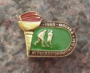 1980 Moscow Summer Olympic Games Field Hockey Players Event Pin Badge - Picture 1 of 2