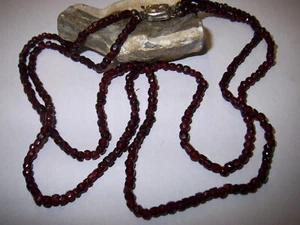 wertvolle-Biedermeier-Granatkette-neu-aufgezogen-2022-835-Verschluß-1810-40 - Picture 1 of 8