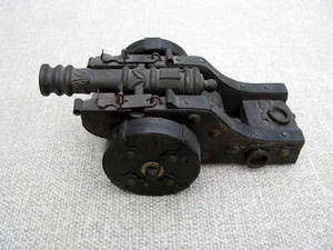 FINE VINTAGE SMALL CAST BARREL BOY’S TOY CANNON WITH FANCY CARRIAGE - Picture 1 of 11