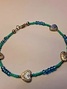 SCHÖNES TÜRKISFARBENES FUSSKETTCHEN MIT SILBERNEN HERZAKZENTEN 9 1/2 ZOLL - Bild 1 von 3