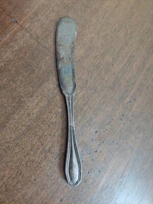 WM Rogers & Son-1919 'Clinton' Collection-Spreading Knife - Image 1 of 4