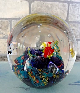 Fish Aquarium Art Glass Paperweight Dynasty Gallery Heirloom Collection 3.6" - Picture 1 of 12
