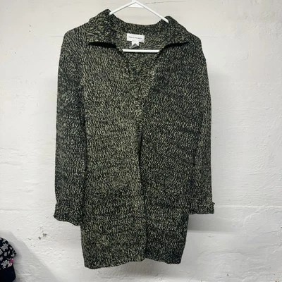 Suéter con botones de lana verde mediano Rena Rowan para mujer con bolsillos Foto 1 de 4