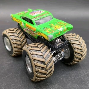 Hot Wheels Monster Jam Truck AVENGER Schlammreifen Maßstab 1:64 - Bild 1 von 6