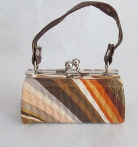 Cartera tostada de varias rayas para muñecas American Girl de 18" - Imagen 1 de 1