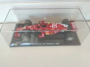 Ferrari SF71H - Kimi Raikkonen - 2018 in teca espositiva scala 1:24 - Foto 1 di 7