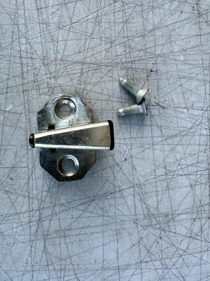 2004-2008 CHRYSLER CROSSFIRE FRONT DOOR LOCK LATCH CATCH STRIKER LEFT SIDE OEM - Image 1 of 4