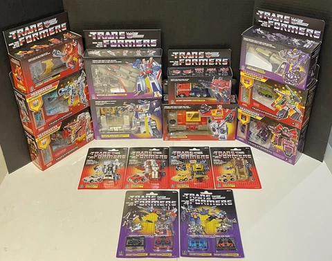 Transformers G1 Reissue Lot Of 16 Walmart Exclusive Optimus Prime Soundwave Cover
