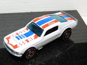 Mustang Stocker Hot Wheels Redline Top Shelf Restoration White - Picture 1 of 5