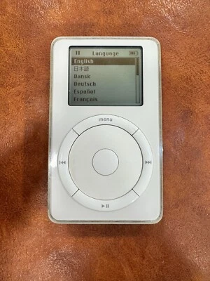 Apple iPod Classic 2nd Gen 20GB White - Fully Working - Image 1 of 4