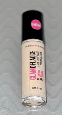 Base Hard Candy Glamoflauge cobertura completa 16 horas sin aceite 1501 ultra ligera Foto 1 de 2