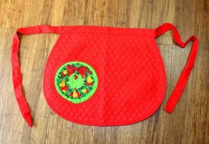 Vintage SUN WEAVE CHRISTMAS Quilted Apron Red / Wreath Pocket Print Holiday #02 - Imagen 1 de 7